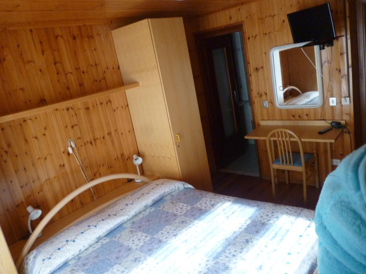 Hotel Fior Di Roccia ガブイ エクステリア 写真